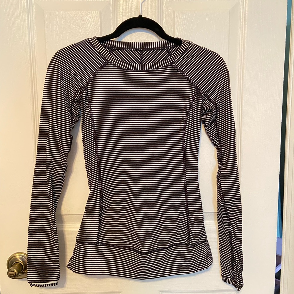 Lululemon workout top